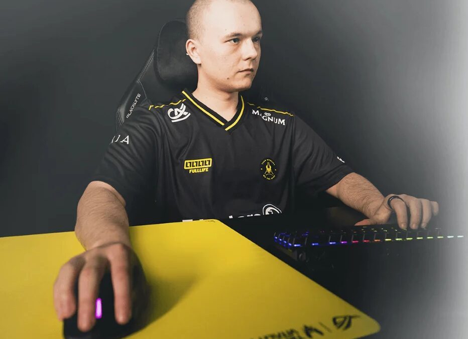 Коврик для мыши ROG Hone Control Ace L и геймерский монитор
