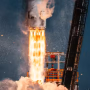 Ра rocket Spectrum в полёте ракета запусковая установка