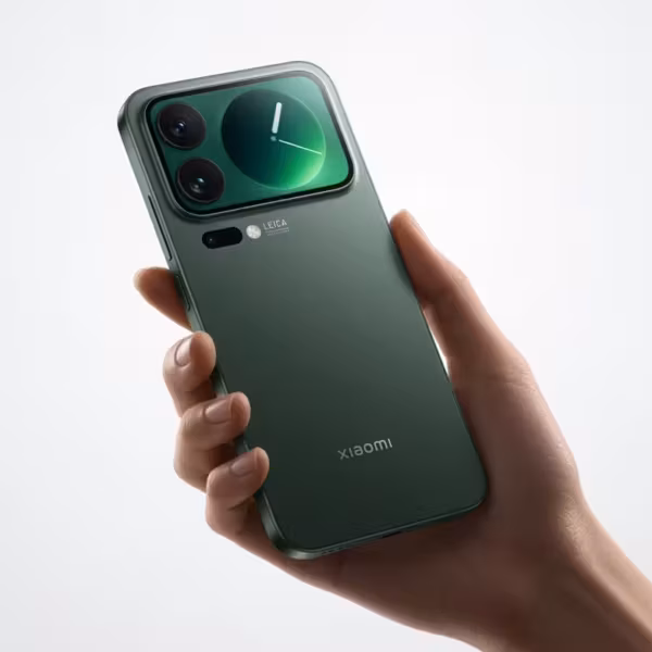 Зеленый смартфон Xiaomi 18 с камерой 200 Мп