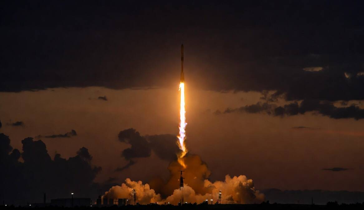 Запуск ракетной ступени Rocket on fire