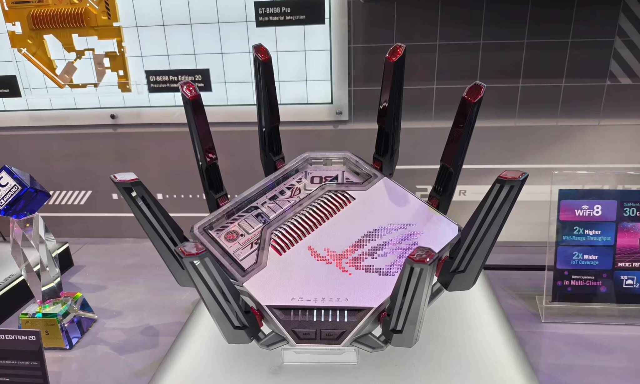 Computex 2026: самые необычные новинки выставки 1 Умный маршрутизатор ASUS ROG Rapture GT-BN98 Pro на выставке