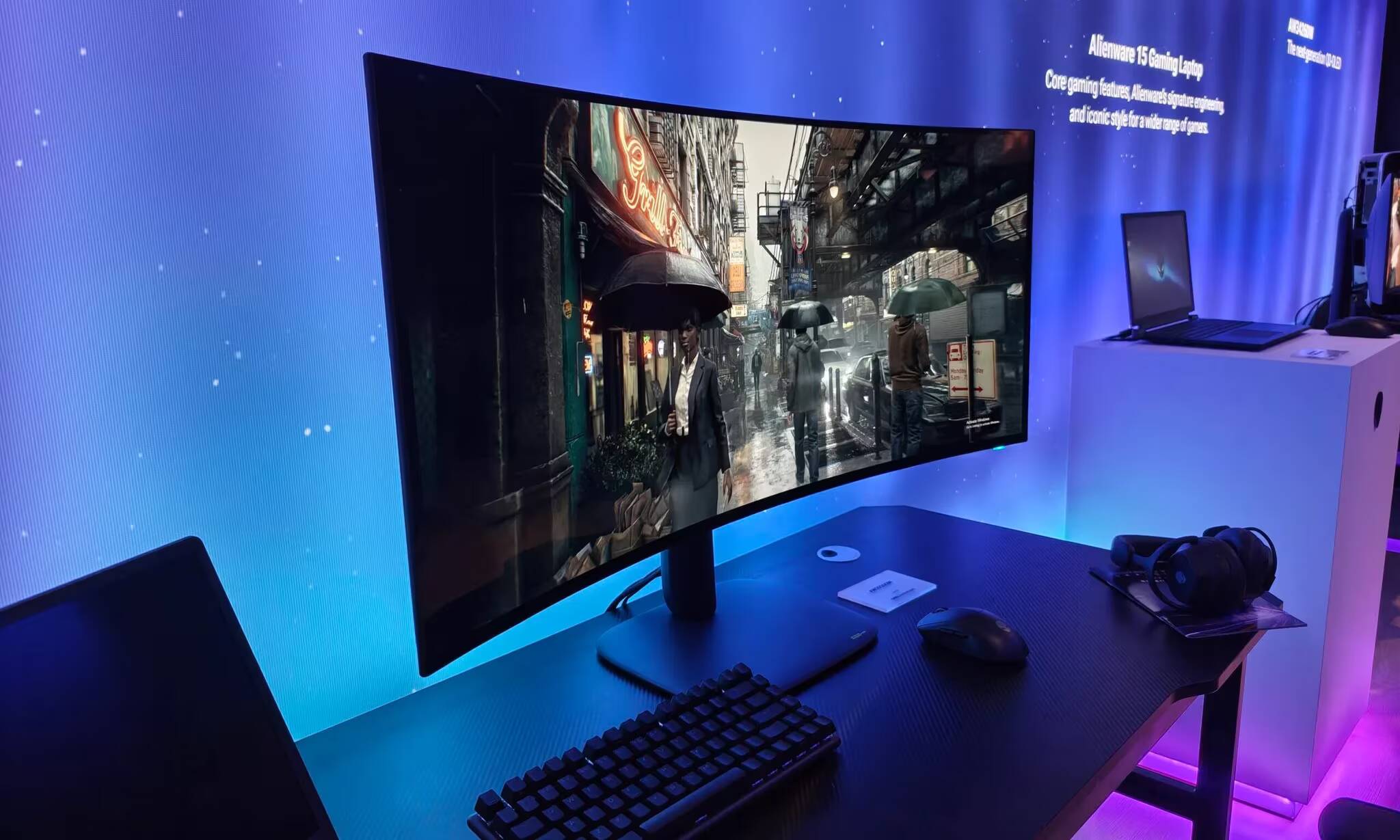 Computex 2026: самые необычные новинки выставки 5 Настройка монитора Alienware 15 Gaming Laptop и клавиатура