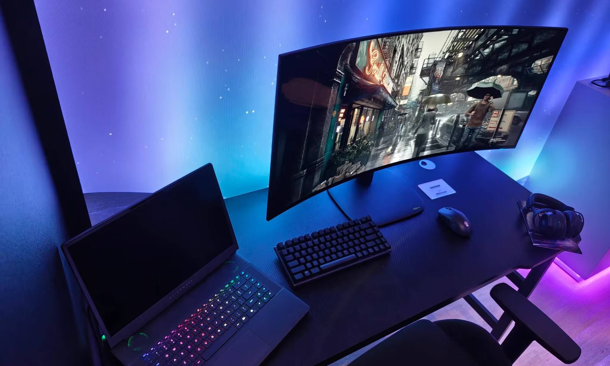 Computex 2026: самые необычные новинки выставки 6 Гибкий дисплей для ноутбука с подсветкой клавиатуры