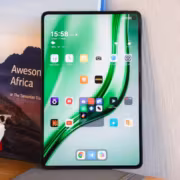 Планшет Huawei MatePad Mini с зеленым и белым экраном