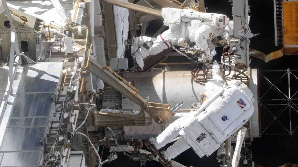 NASA 30 июня начнет серию ремонтов МКС с руки Canadarm2