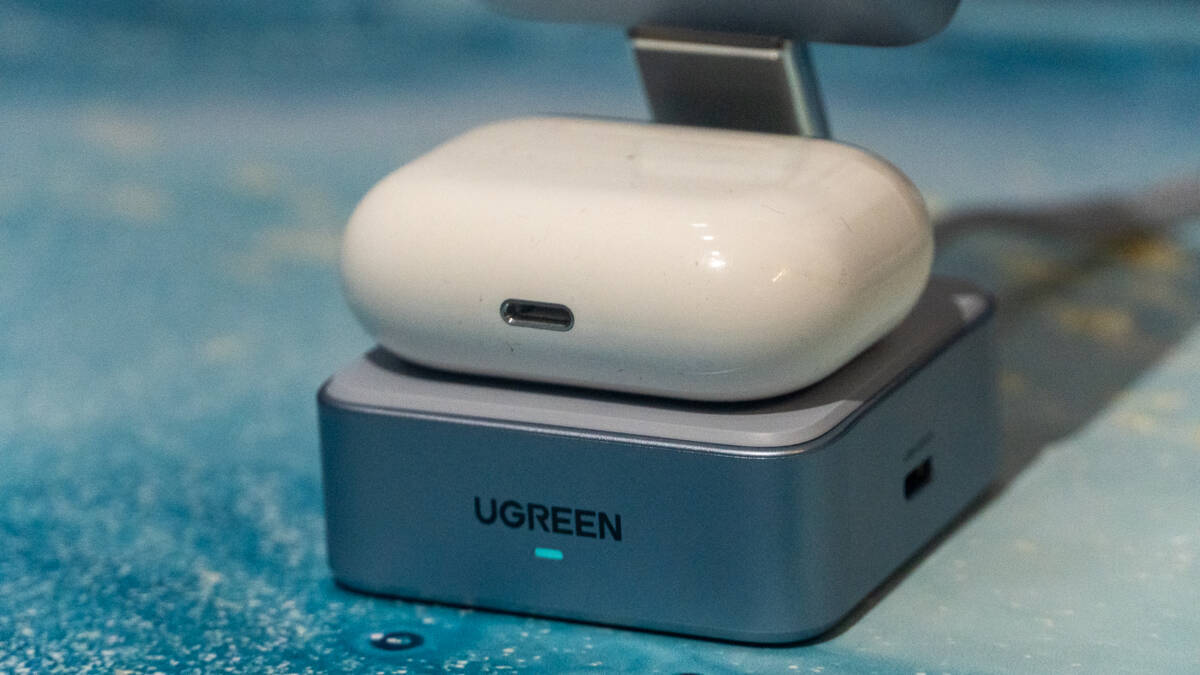 Зарядное устройство Ugreen MagFlow 2 в 1