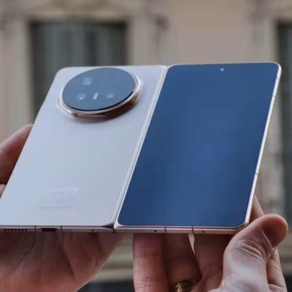 Складной смартфон Honor может получить стилус в 2027 году