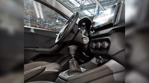 АвтоВАЗ добавил универсалу Lada Iskra версию с МКПП