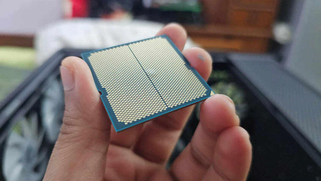 Процессор Ryzen 9 9900X без корпуса и охлаждения