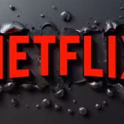 Логотип Netflix на разрушенной поверхности with тёмный фон