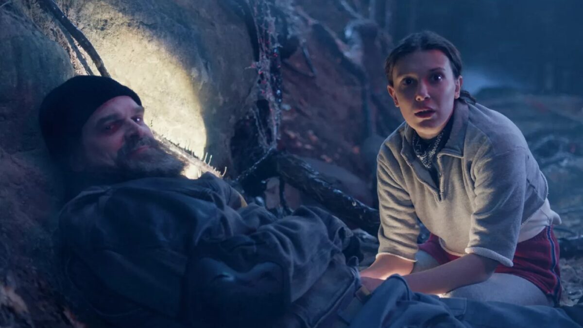 Netflix одобрил шпионский сериал с Браун и Харбором