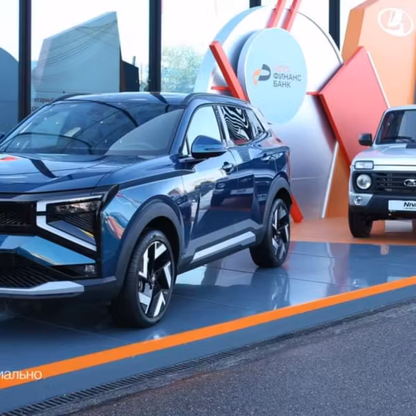 Модель Lada Azimut на стенде выставки