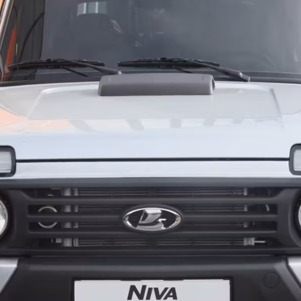 Передняя часть обновлённой Lada Niva Niva Legend