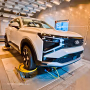 Кроссовер Lada Azimut на ресурсных тестах в цеху