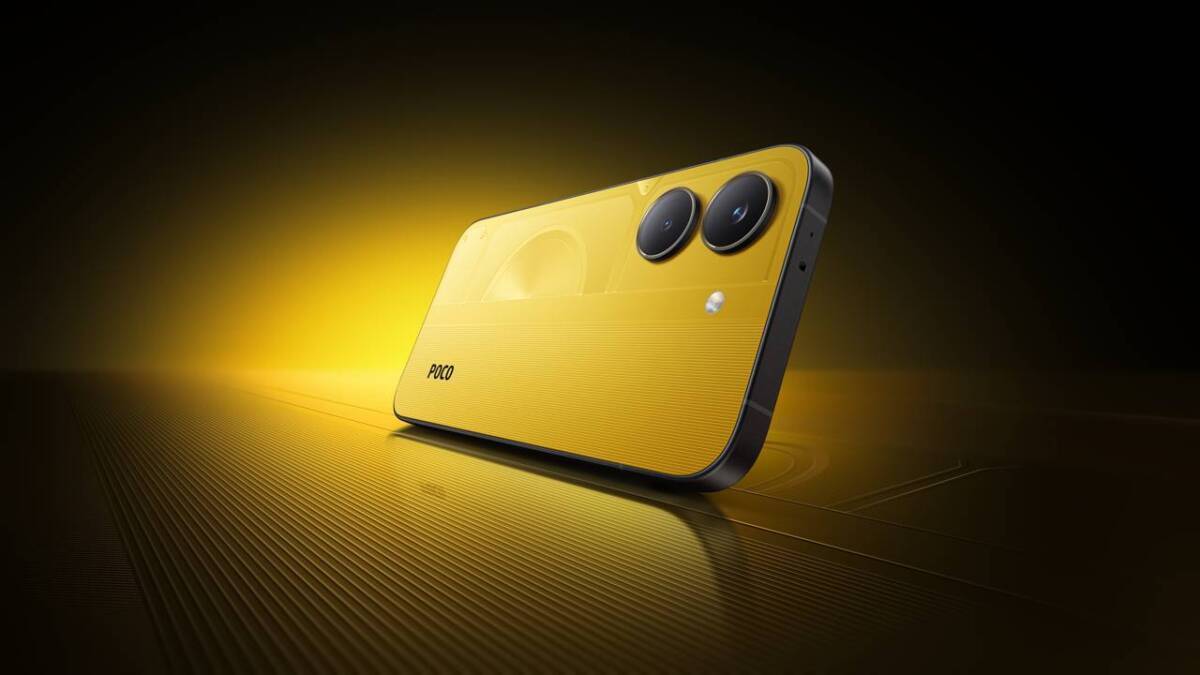 Жёлтый POCO X8 Pro на тёмном фоне с подсветкой