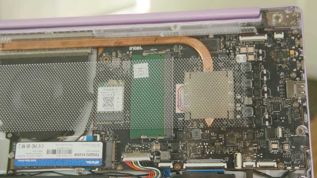 Внутренности ноутбука Intel Wildcat Lake