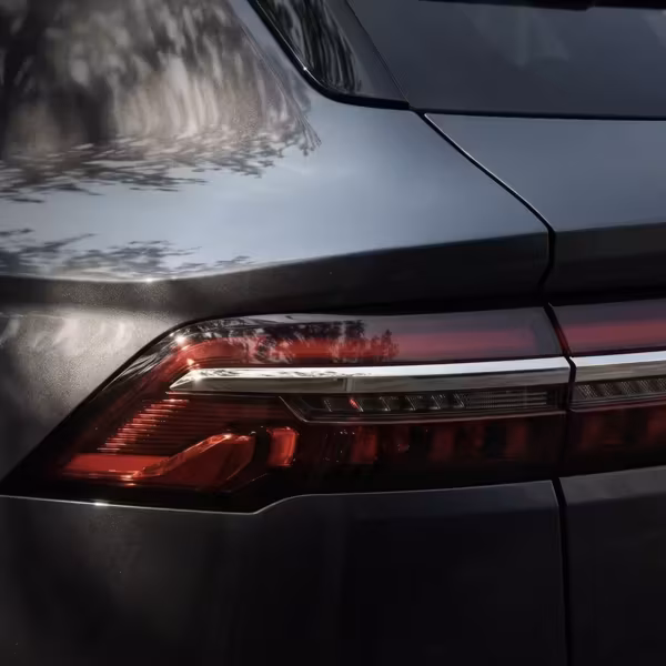 Задняя часть автомобиля Volga C50 темный цвет