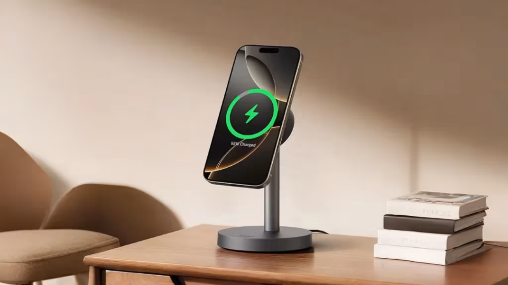 Беспроводная зарядка Xiaomi WPC на столе