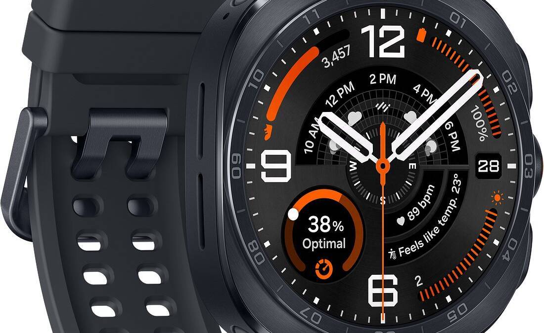Часы Samsung Galaxy Watch Ultra 2 с черным безелем и резиновым ремешком