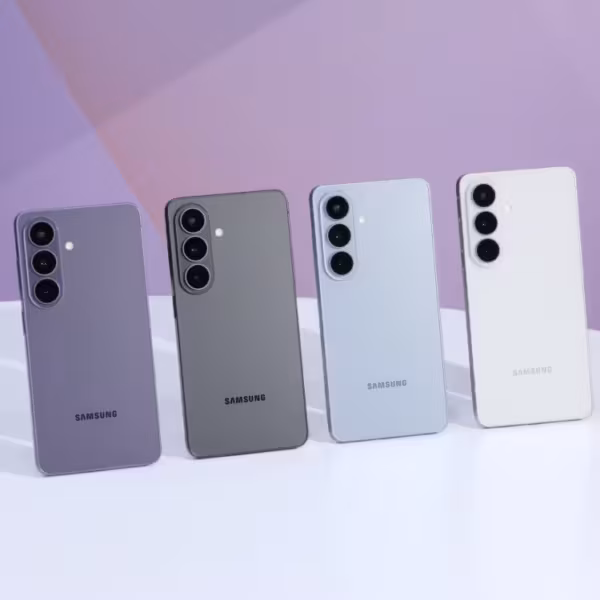 Четыре смартфона Samsung Galaxy S23 в разных цветах