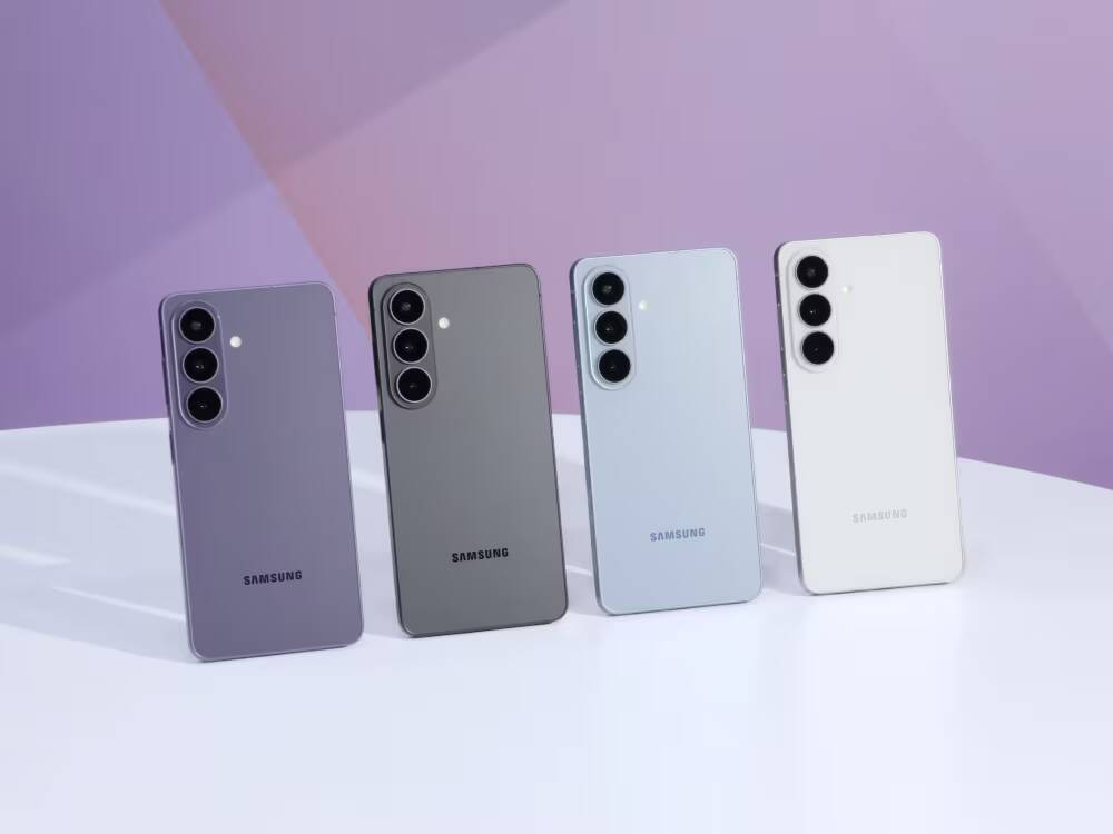 Лучшие смартфоны для покупки в 2026 году 2 Четыре смартфона Samsung Galaxy S23 в разных цветах