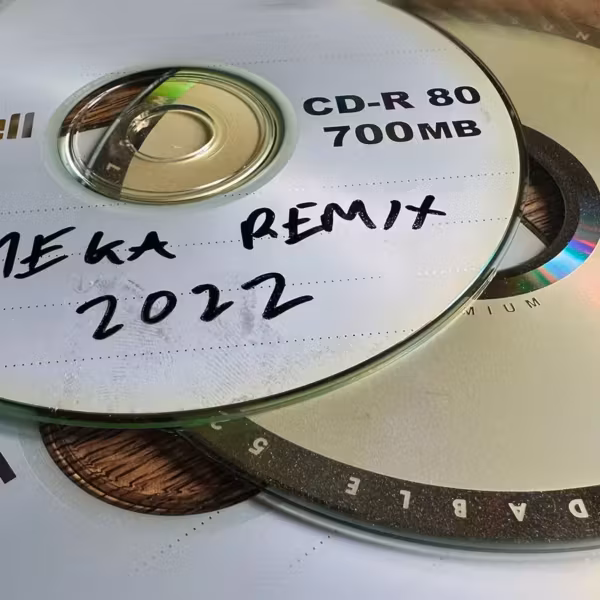 Суд в Великобритании дал условный срок за пиратские CD