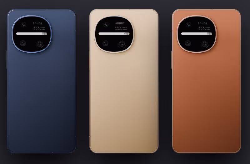 Три смартфона Sharp Aquos R11 разного цвета