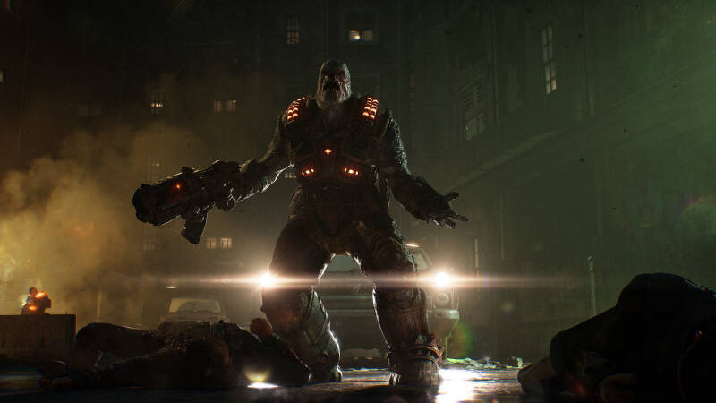 Крупный мехи из шутера Gears of War E-Day смотрит в камеру
