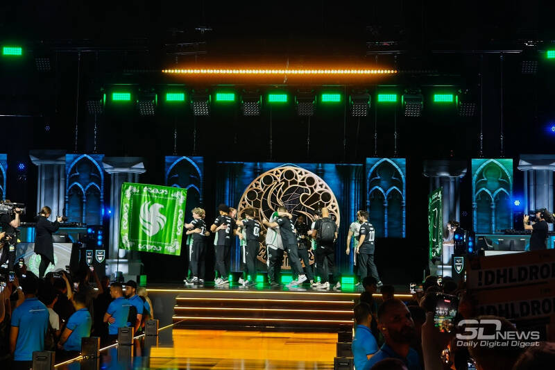 Команда Falcons на сцене IEM Cologne Major 2026 по CS2