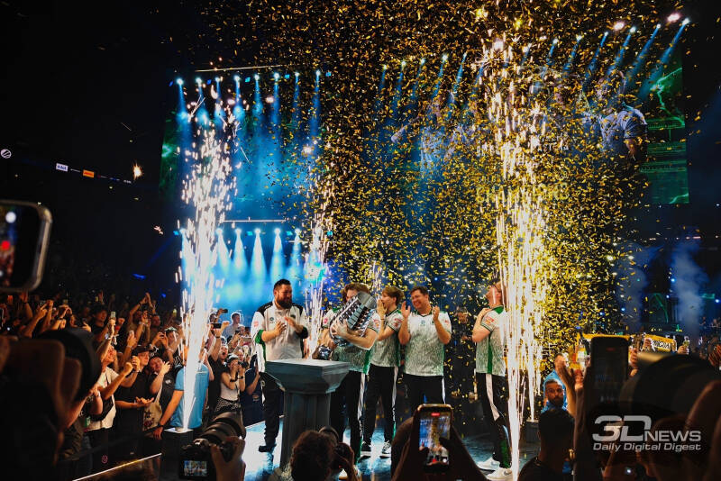 Команда Falcons празднует победу на IEM Cologne Major 2026 CS2