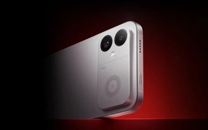 Задняя часть смартфона Redmi K90 Ultra со двумя камерами