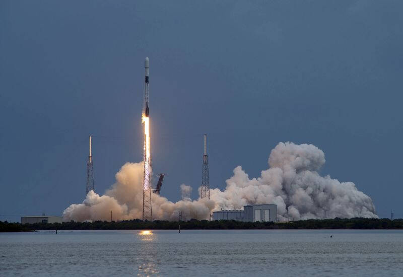 SpaceX вывела на орбиту больше спутников, чем весь мир