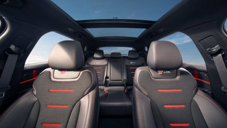Интерьер Ford Mondeo Sport 2026 с двумя сиденьями