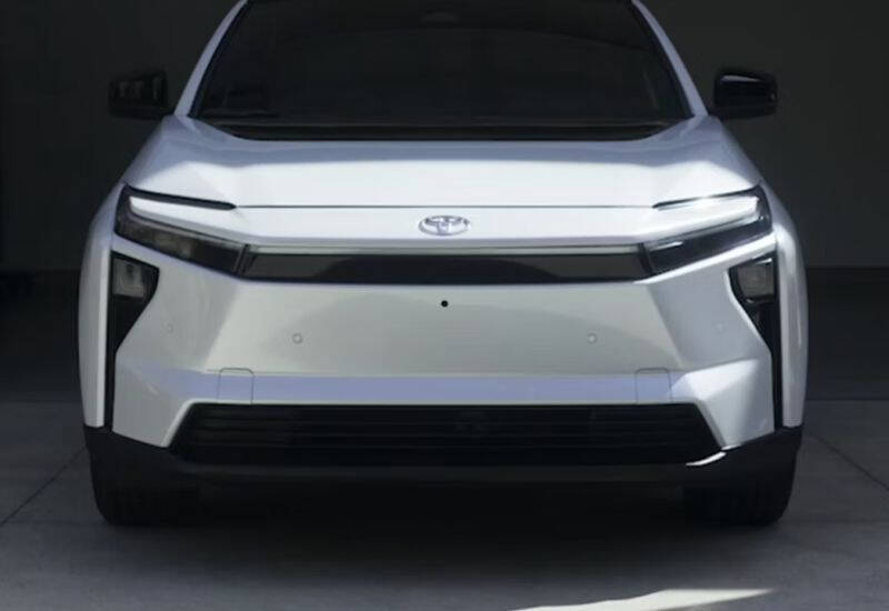 Продажи Toyota с ДВС падают 4-й месяц, электромобили растут