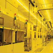 Производственное помещение TSMC с оборудованием для чипов линия 28 нм и 4 нм