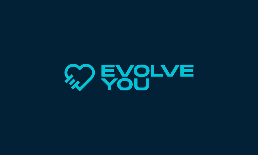 Логотип Evolve You, сердце с линией внутри, синяя надпись
