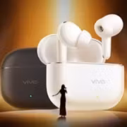Виво TWS 5 Pro наушники и кейс в темном и белом цвете