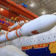 массовый космический ракетный двигатель Ceres-2 в сборке