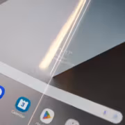Экран смартфона Galaxy Z Fold 9 с тонким стеклом Samsung