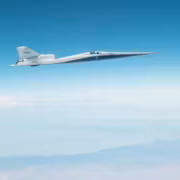 Самолет NASA X-59 в небе