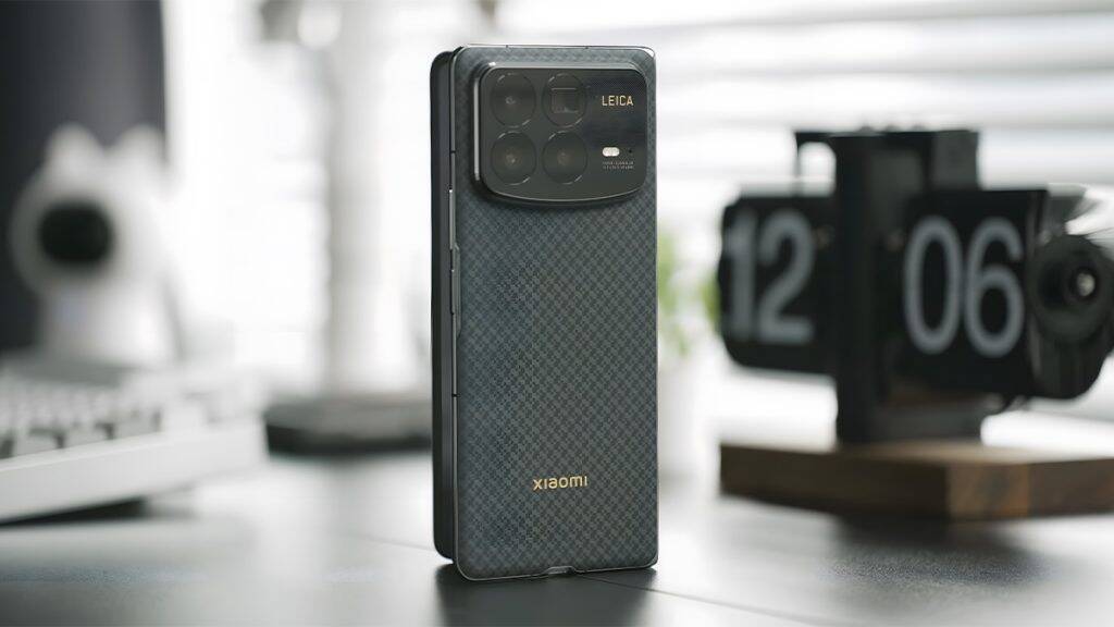 Складной смартфон Xiaomi Mix Fold 5 светлый задний корпус