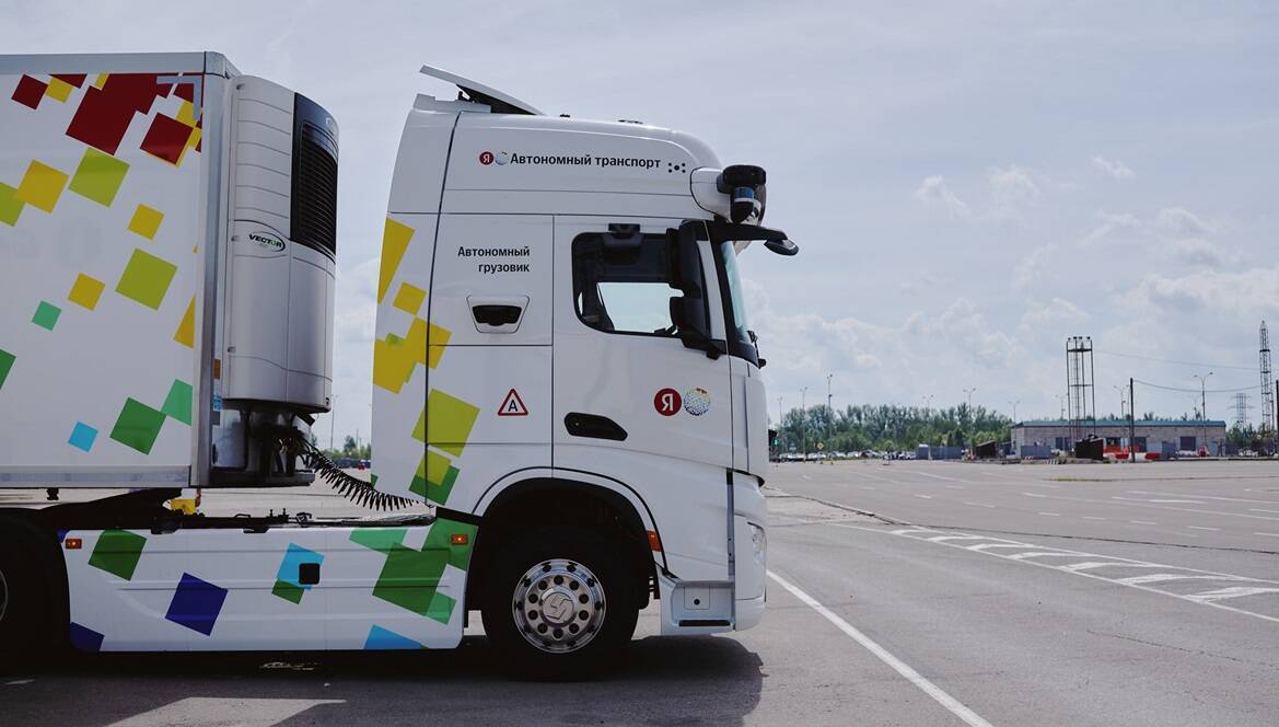 Роботрак Яндекса проехал 700 км без вмешательства человека