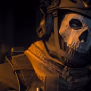 Человек в шлеме с костяной маской Call of Duty Modern Warfare 3
