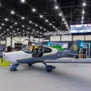 Самолет малой авиации Raider Spectra на выставке в Москве