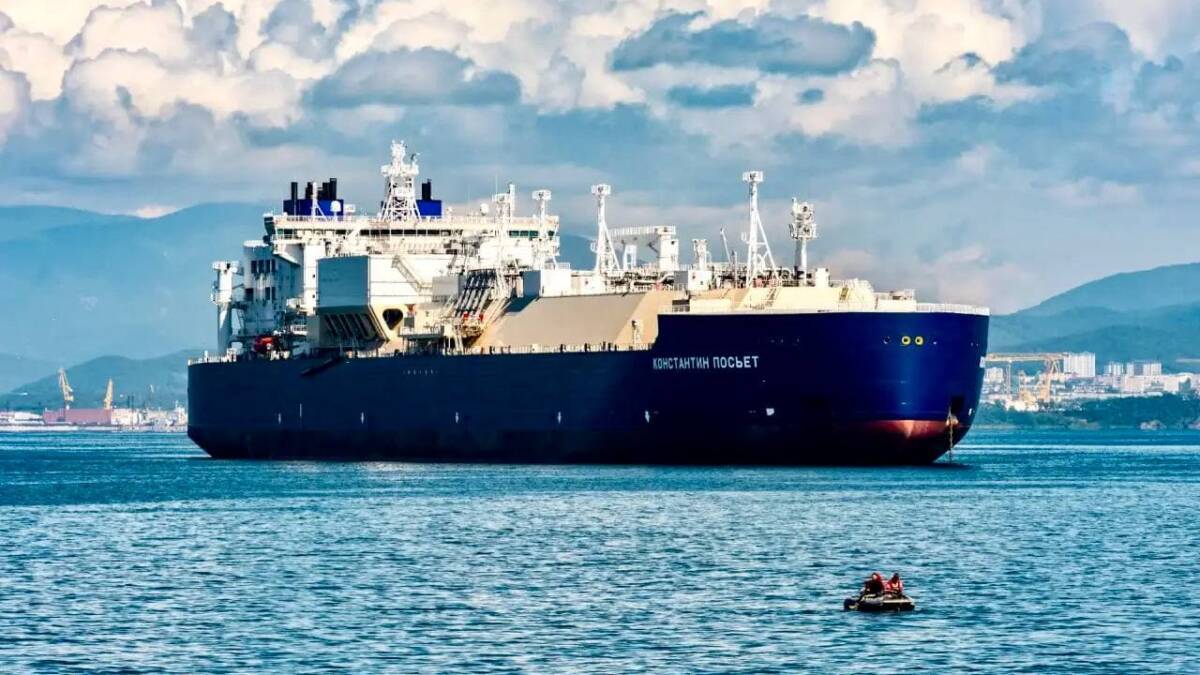 300-метровый газовоз «Константин Посьет» пополнил арктический флот «Звезды»