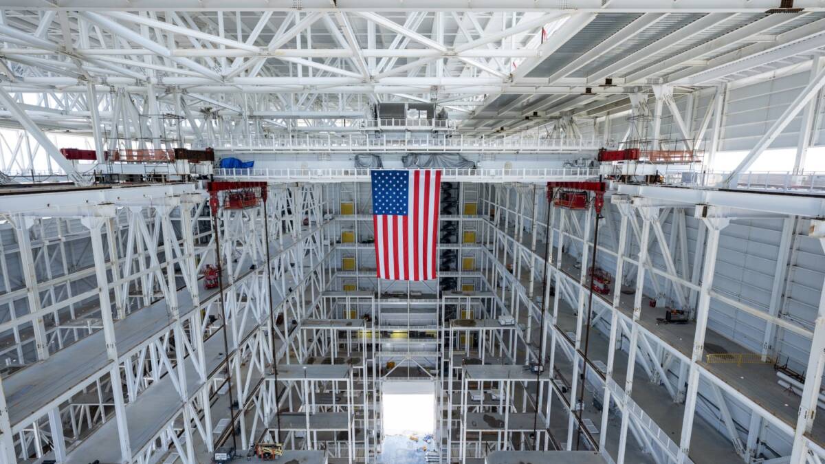 420-тонный кран и 24 стенда: SpaceX показала, как строит фабрику GigaBay для Starship 1 420-тонный кран и 24 стенда: SpaceX показала, как строит фабрику GigaBay для Starship