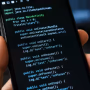 Код на экране Android-приложения в статье о взломе