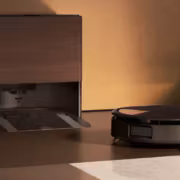 5 новых Roomba с самоочисткой. iRobot вернула линейку в США и уложилась в $1000 1 Робот-пылесос iRobot Roomba с самоочисткой и док-станцией