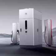 600 кВт, до 100 В и 10 лет работы. Зарядки Huawei открылись владельцам Volkswagen в Китае 5 Зарядные станции Huawei для электромобилей Volkswagen