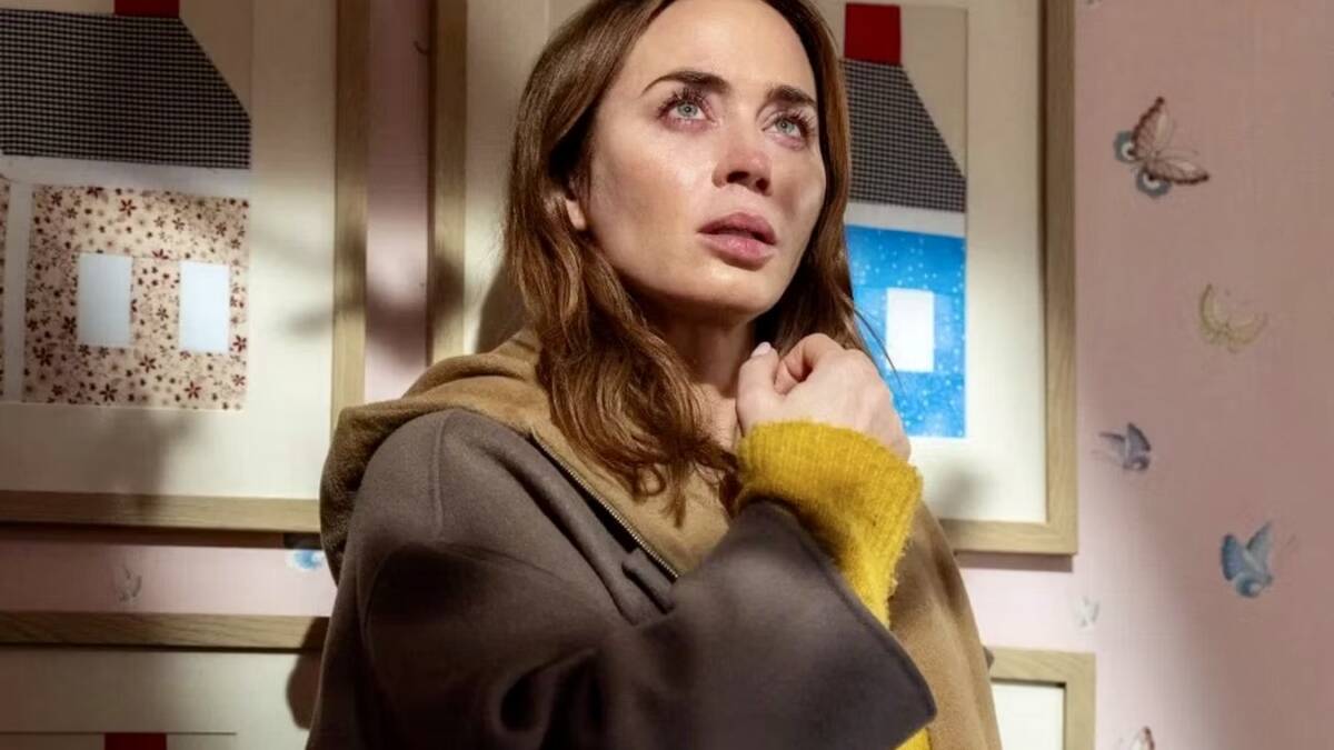 Женщина в коричневом пальто из фильма Мандалорец и Грогу